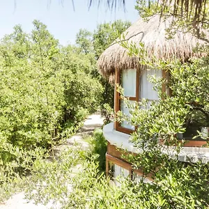 **** Hotel Mamasan Treehouses & Mexiko